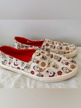 TOMS Cream Canvas Slip-Ons Tropical Dog Print Women’s size 7